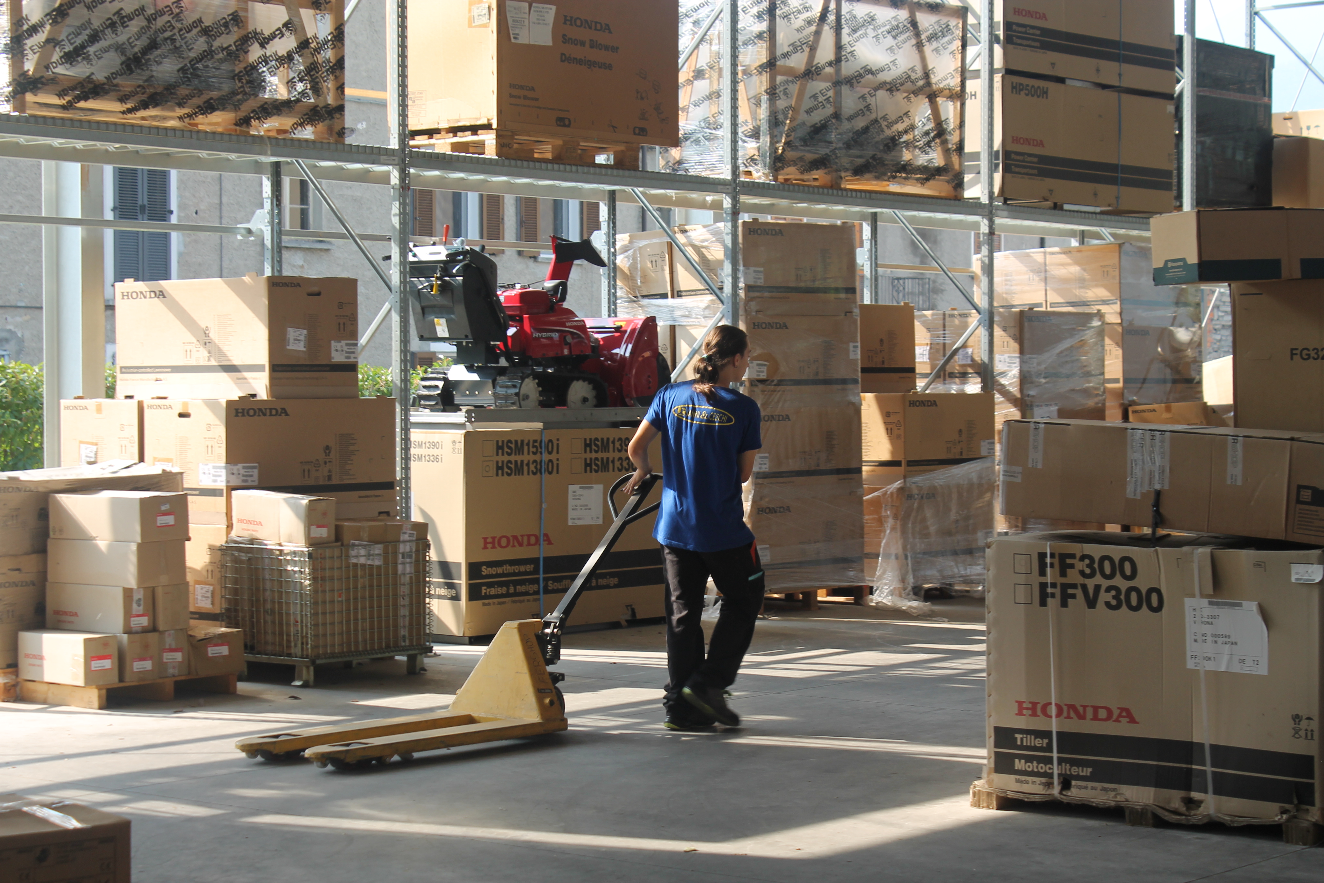 Il personale al lavoro nel magazzino Fershop