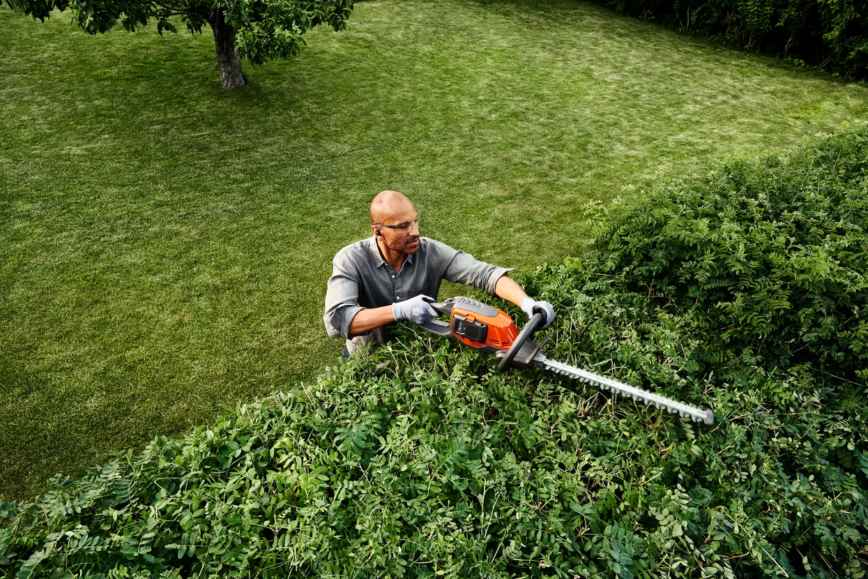 Tagliasiepi Husqvarna professionale per siepi perfette